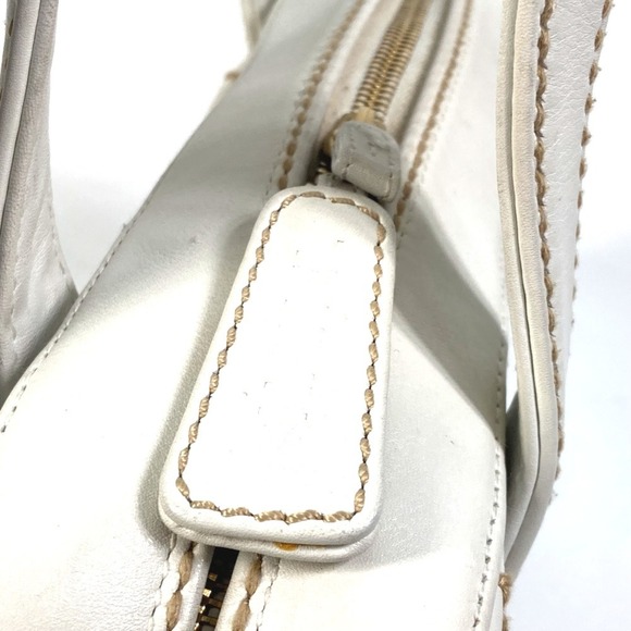 CHANEL Vintage White Bag - Picture 9 of 16